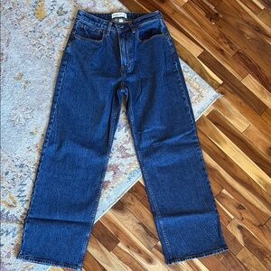 Abercrombie curve love 90’s relaxed high rise jean